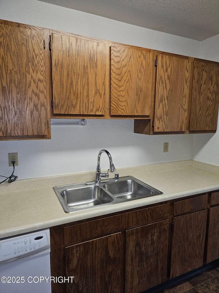 340 E Palmer Wasilla Hwy #B8 - Photo 4 of 19