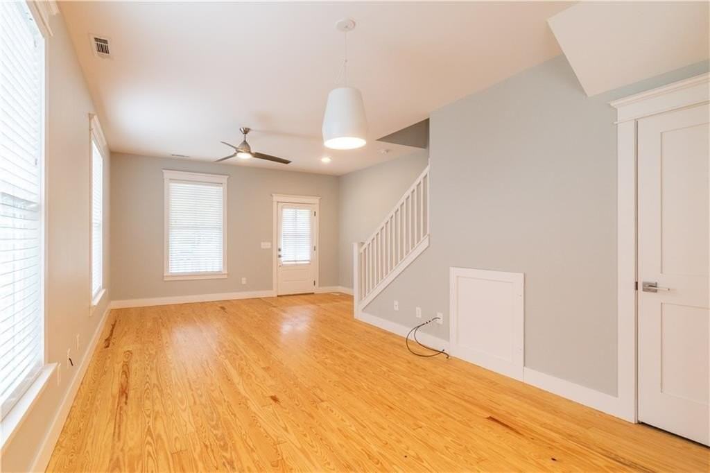 127 E South St - Photo 4 of 14