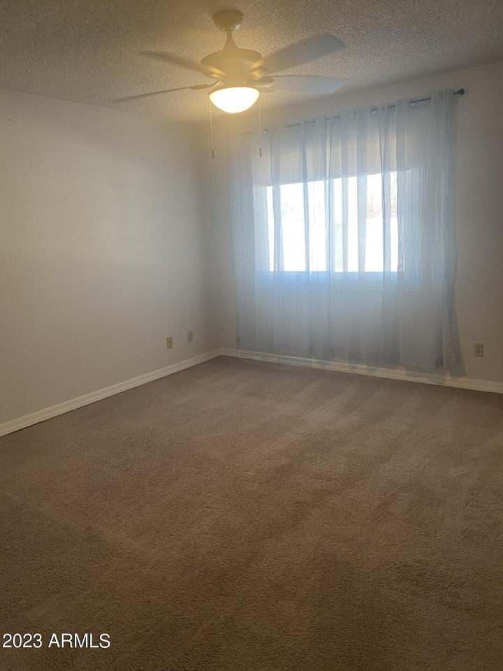 524 W Riviera Dr - Photo 7 of 9