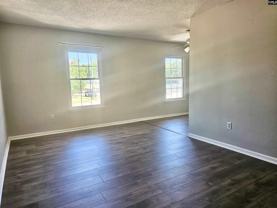 5808 N Main St - Photo 1 of 1