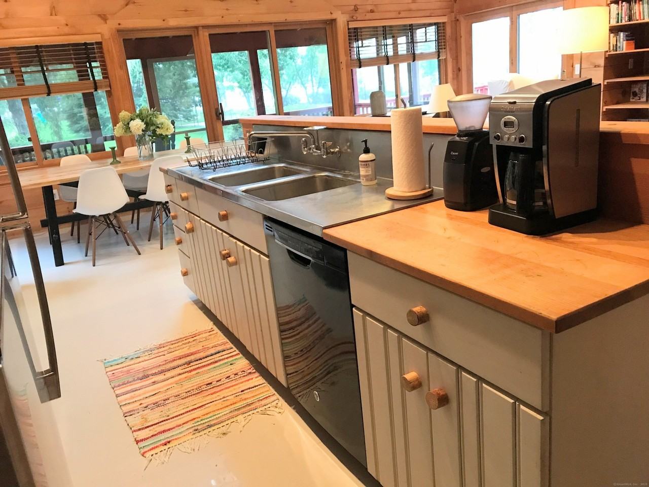 310 Twin Lakes Road - Photo 7 of 31