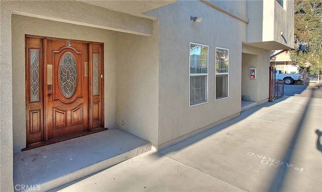 3105 Walton Ave - Photo 3 of 38