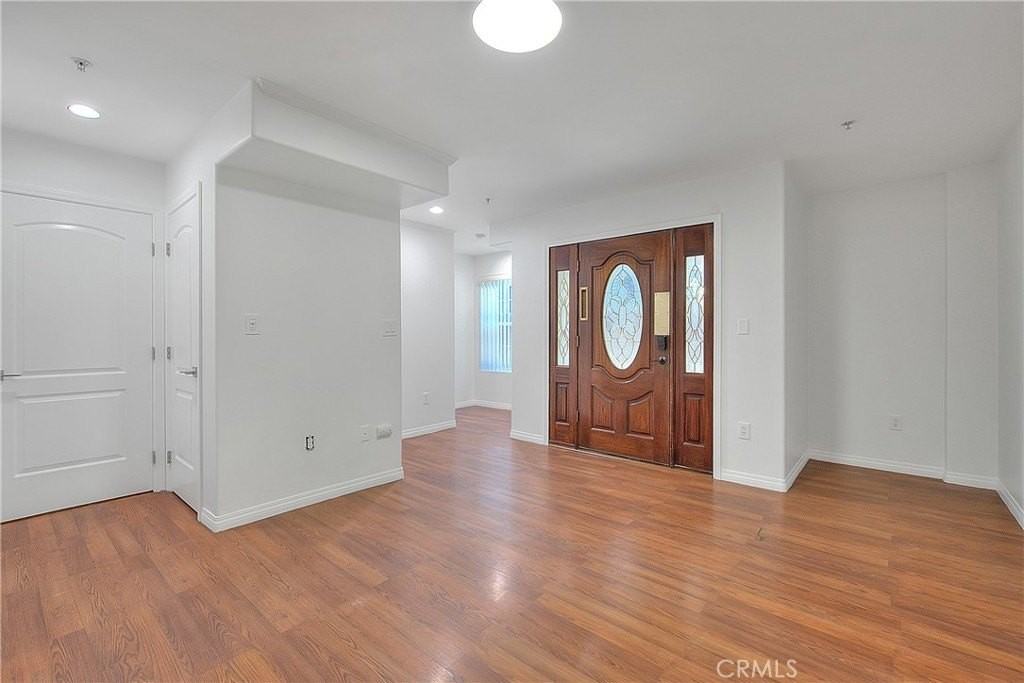 3105 Walton Ave - Photo 4 of 38