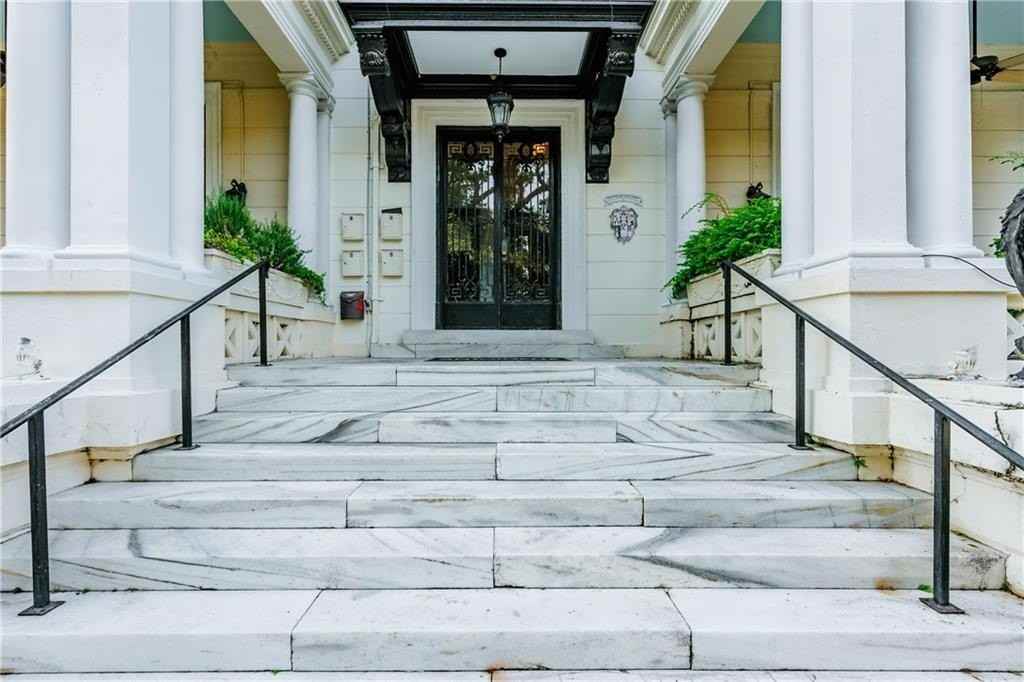 960 Government Street #C - Photo 3 of 42