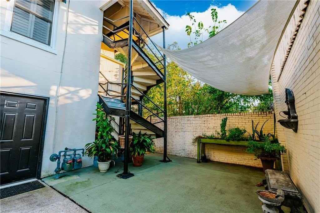 960 Government Street #C - Photo 4 of 42