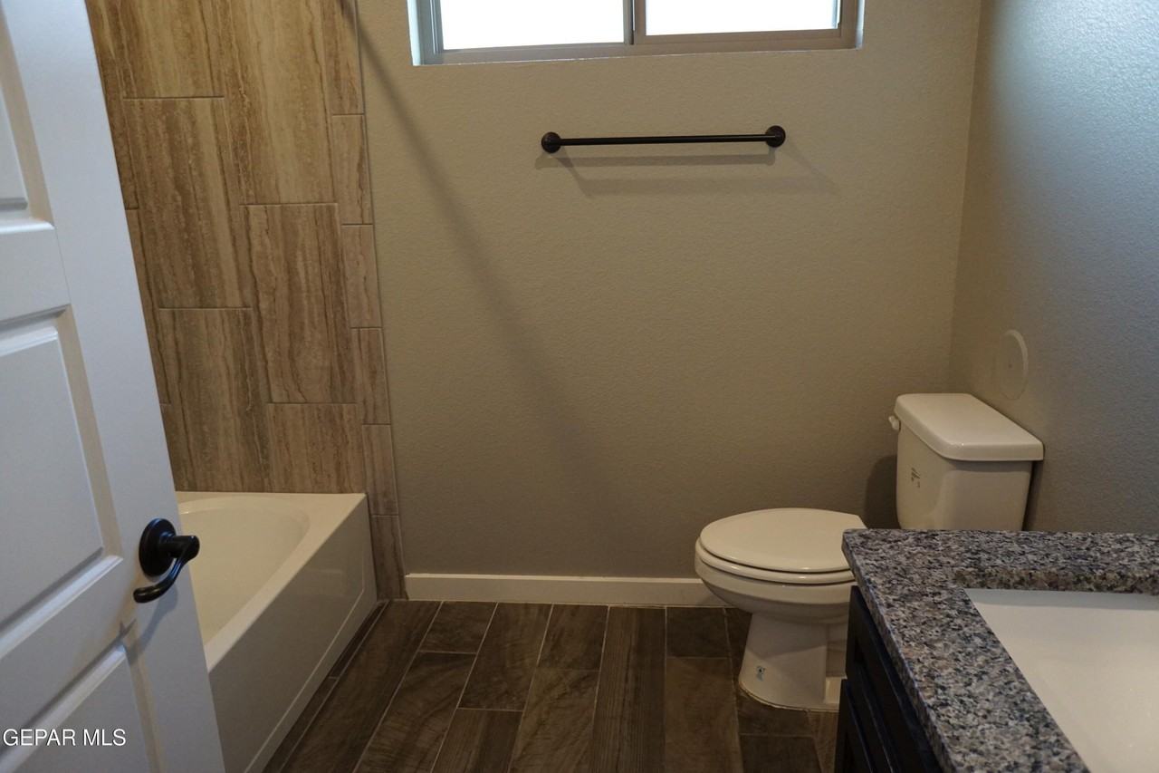 217 Ilchester Way - Photo 5 of 19