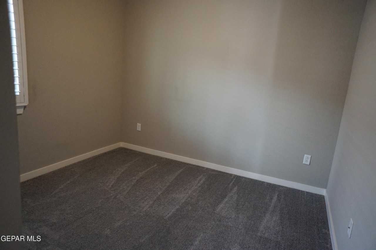 217 Ilchester Way - Photo 6 of 19