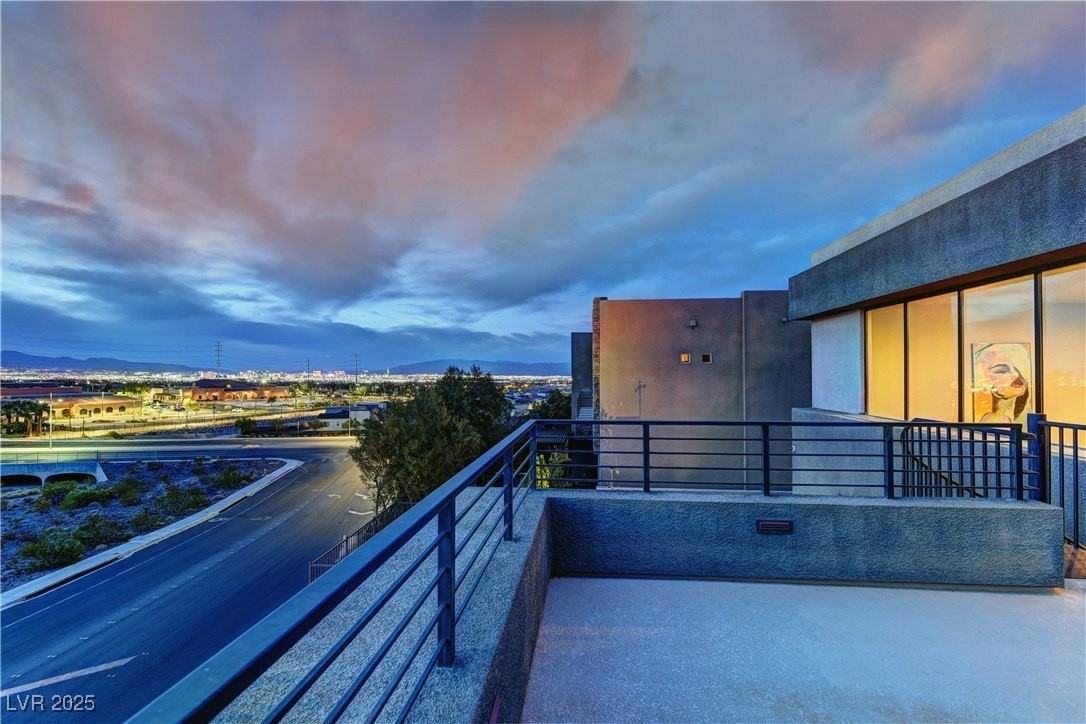 861 Vegas View Dr - Photo 6 of 38