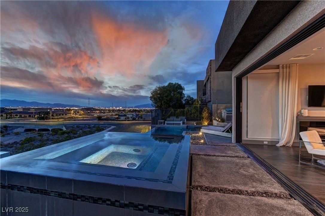 861 Vegas View Dr - Photo 7 of 38