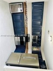 1239 Ne 127th St #B - Photo 4 of 4