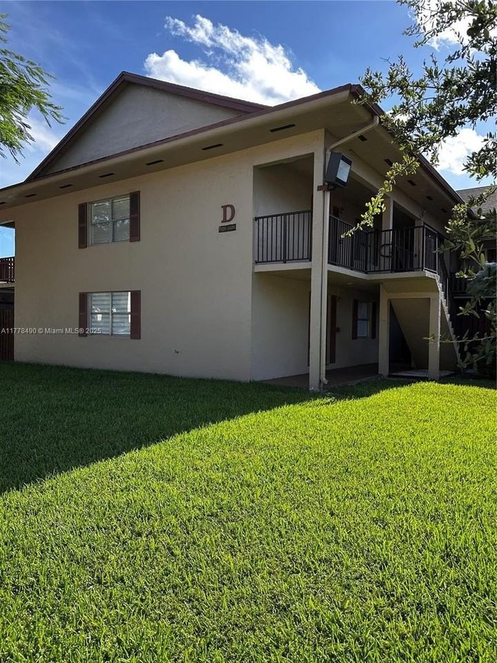 11229 Sw 88th Ct #209D - Photo 3 of 50