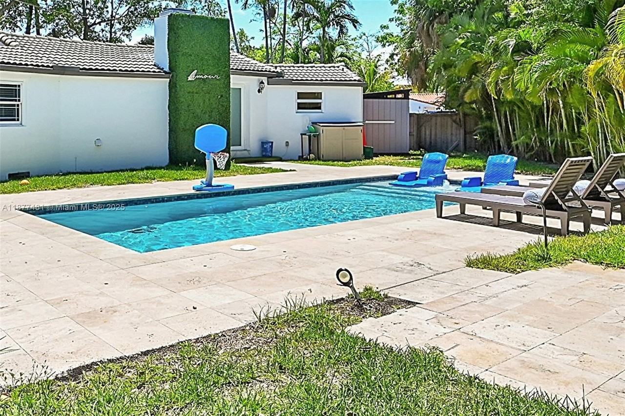 15 Ne 95th St - Photo 7 of 46