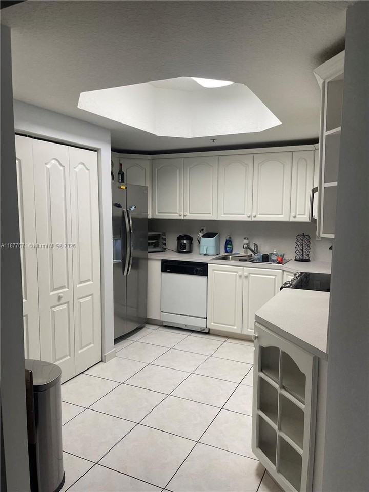 17405 Northwest 75th Place #109 - Photo 4 of 7