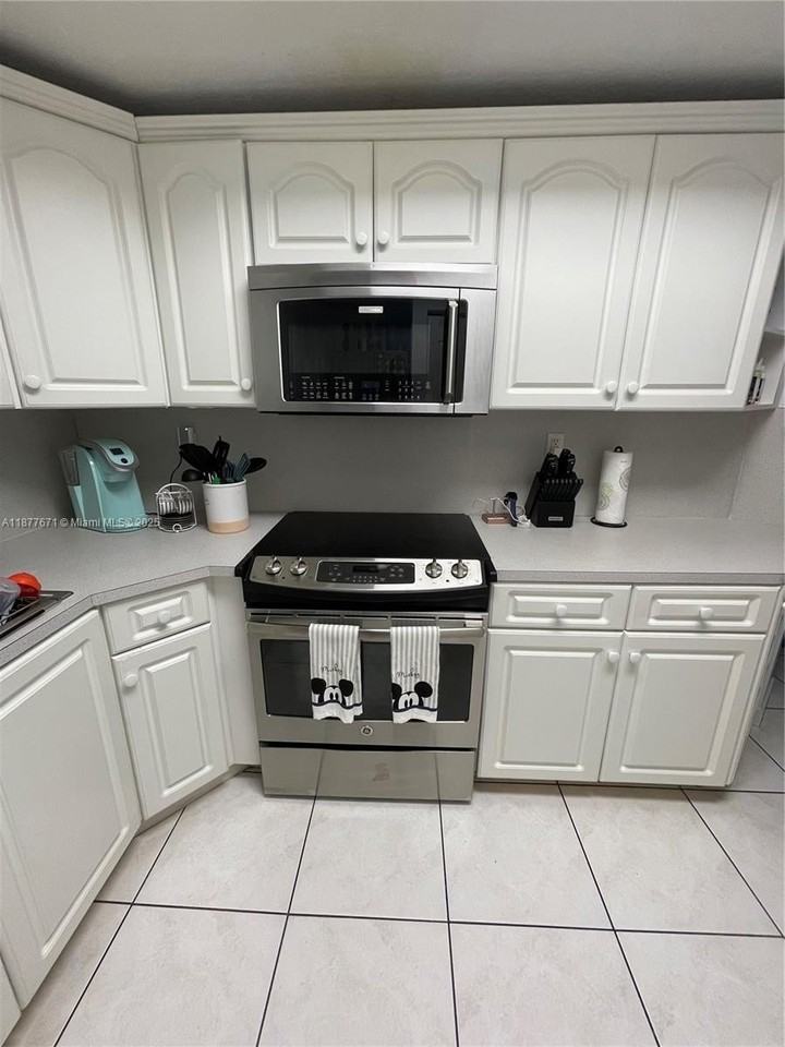 17405 Northwest 75th Place #109 - Photo 6 of 7