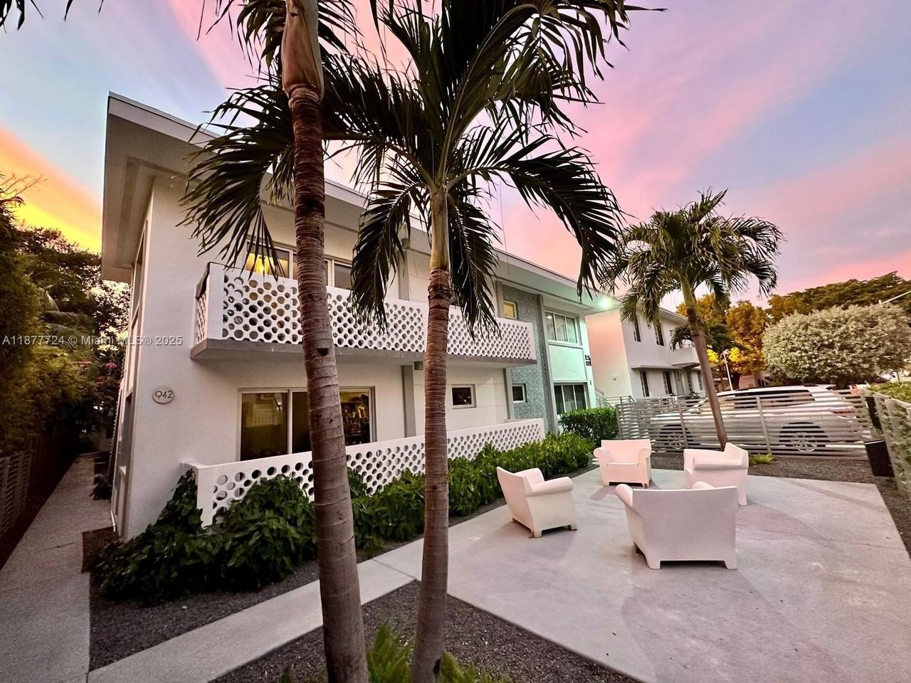 1100 10th St #07 - Photo 3 of 6