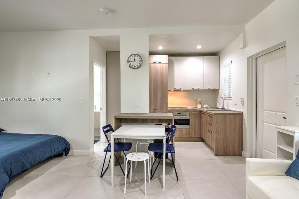 245 Ne 33rd St #105 - Photo 2 of 8