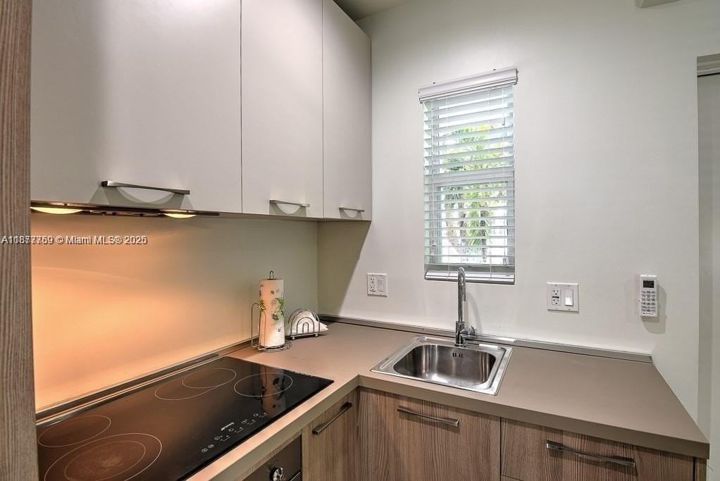 245 Ne 33rd St #105 - Photo 4 of 8