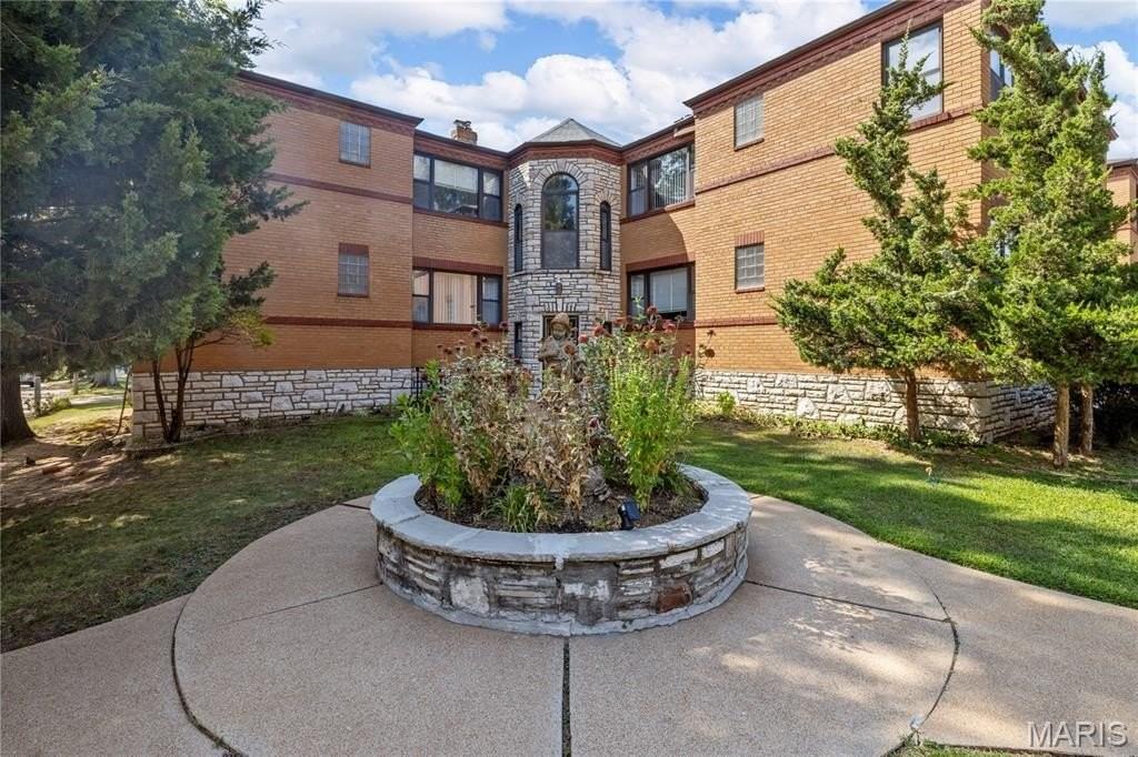 4931 Jamieson Ave #E - Photo 2 of 11