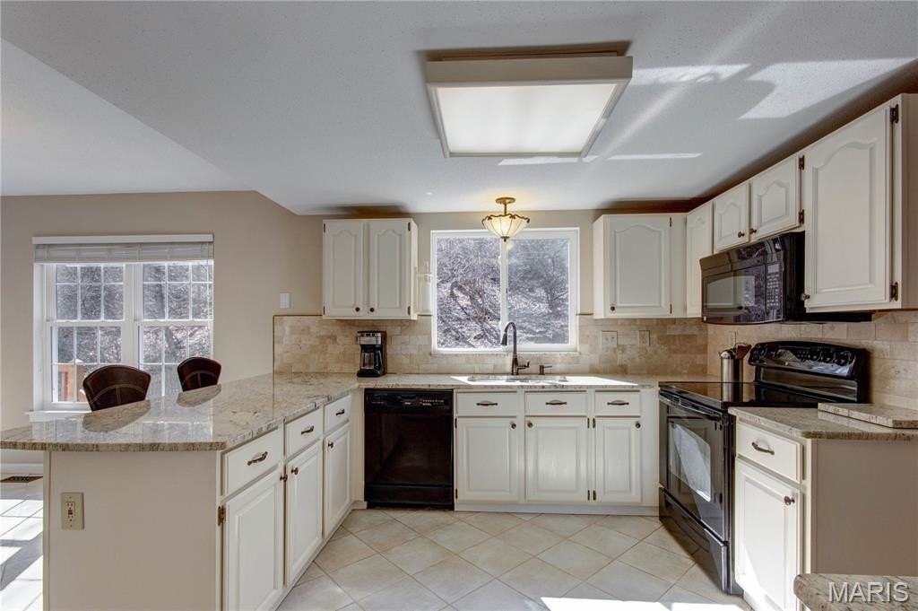 564 Woodlyn Xing - Photo 4 of 42