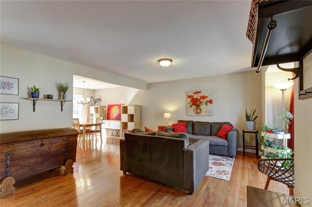 564 Woodlyn Xing - Photo 7 of 42