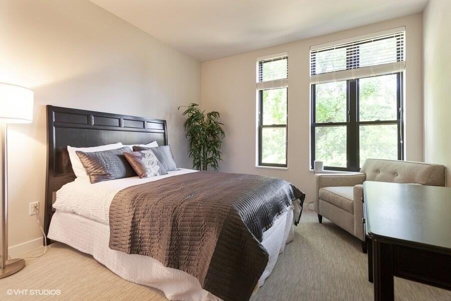 1465 Underwood Ave - Photo 5 of 14