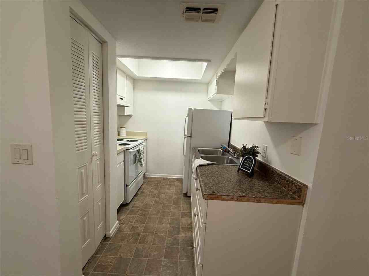 510 Sw 69th St #A - Photo 7 of 9