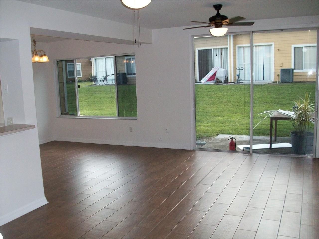 511 Coconut Palm Way - Photo 3 of 21