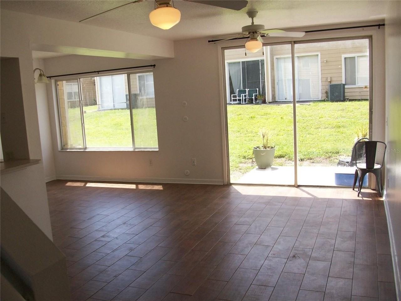 511 Coconut Palm Way - Photo 4 of 21