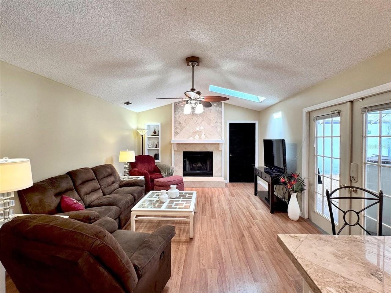 1135 Colony Arms Dr - Photo 7 of 25