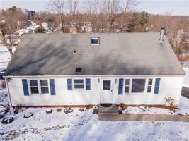 featured image of 48 Quaker Hill Rd