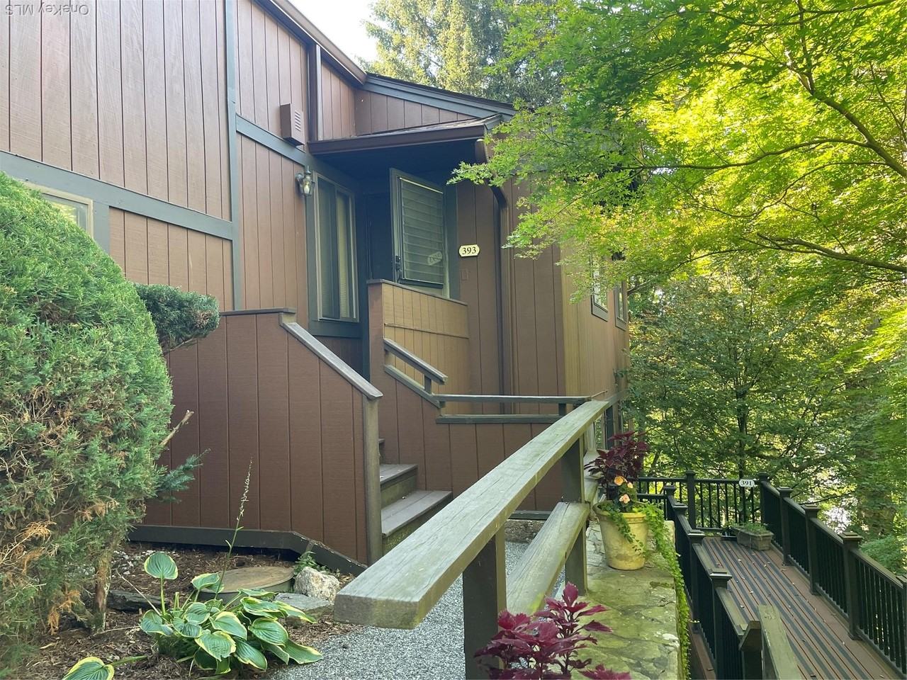 393 Martling Ave - Photo 2 of 27