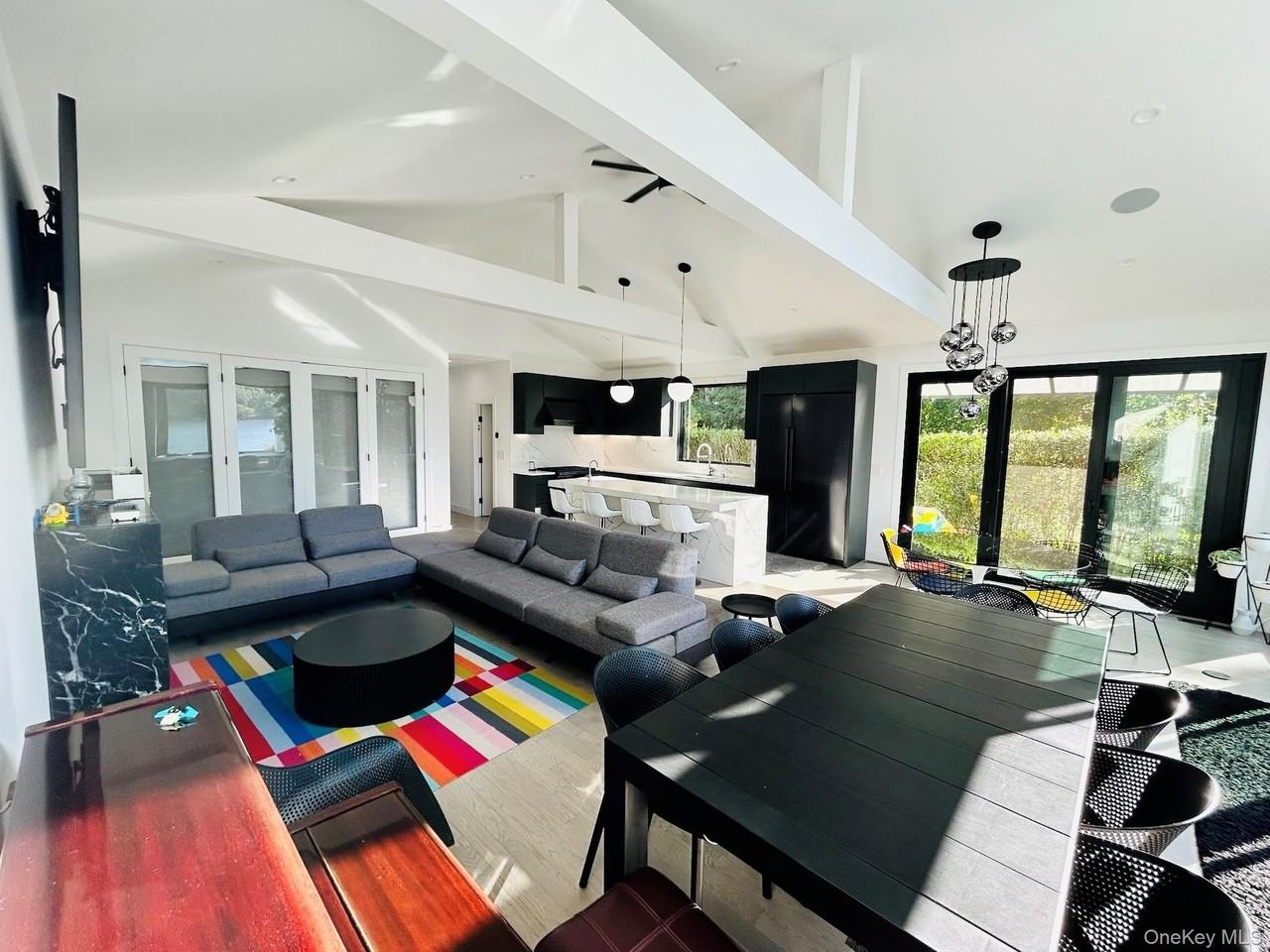 12 Hudson River Ln - Photo 4 of 20