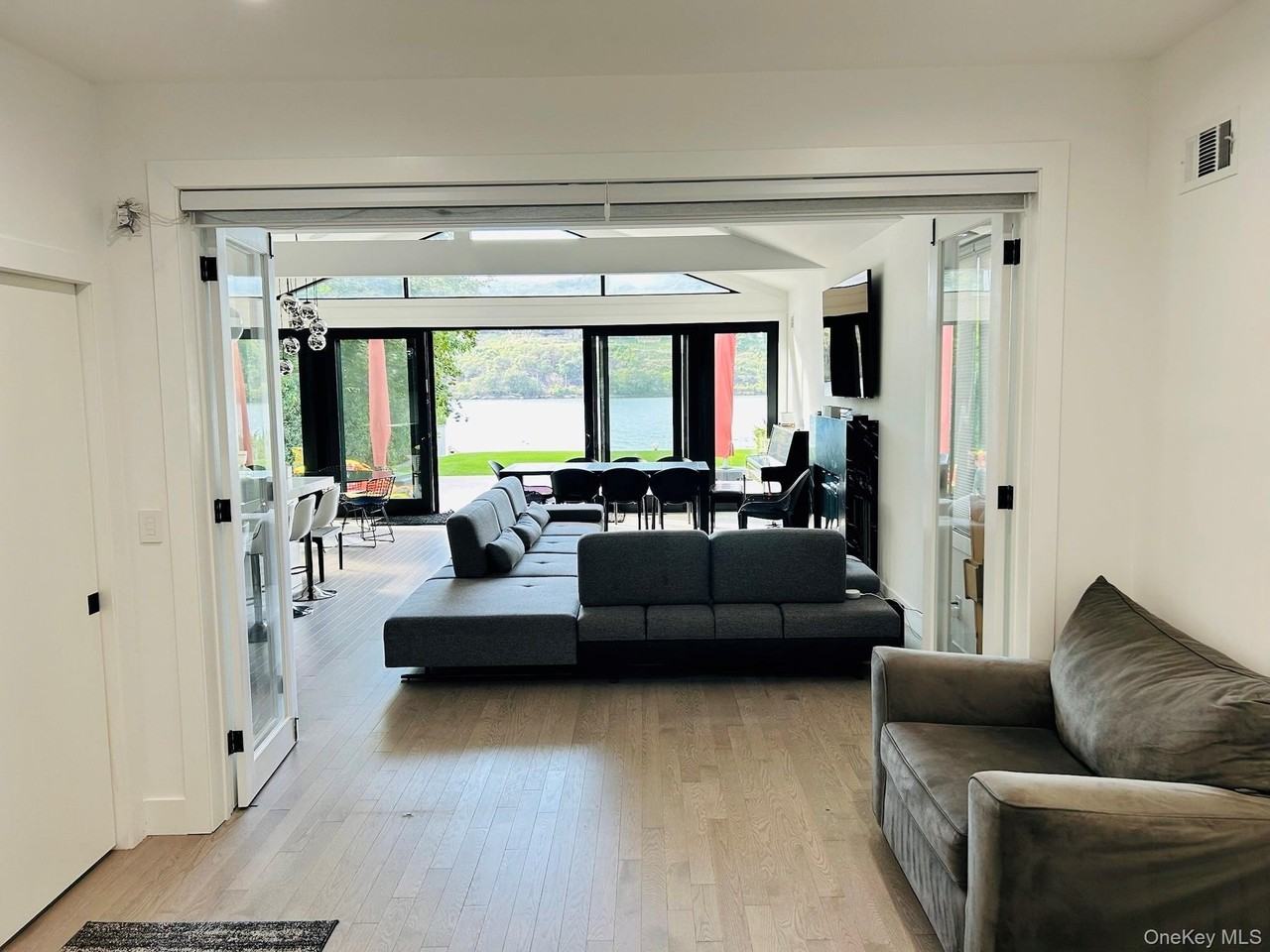 12 Hudson River Ln - Photo 6 of 20