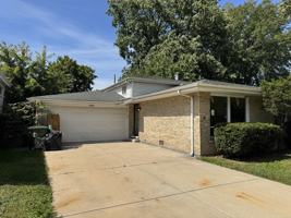 featured image of 15300 Harper Ave