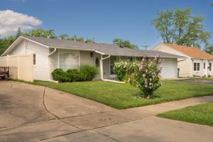 featured image of 6 E Briarwood Dr