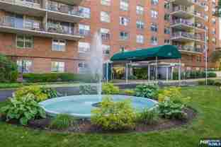 301 Beech St Apt 3dd - Photo 1 of 1