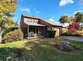 featured image of 41 Woodbury Dr #32