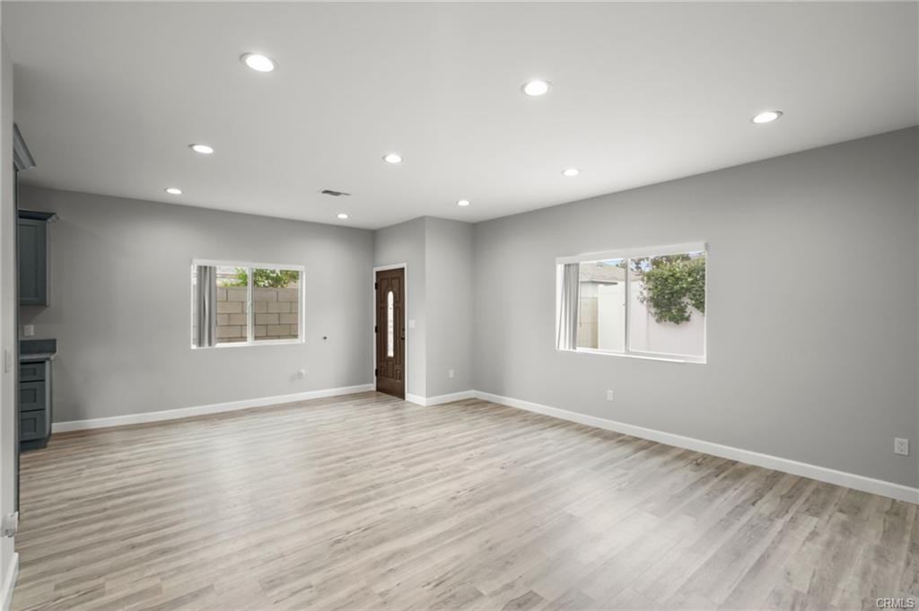 8227 Ben Ave - Photo 4 of 8