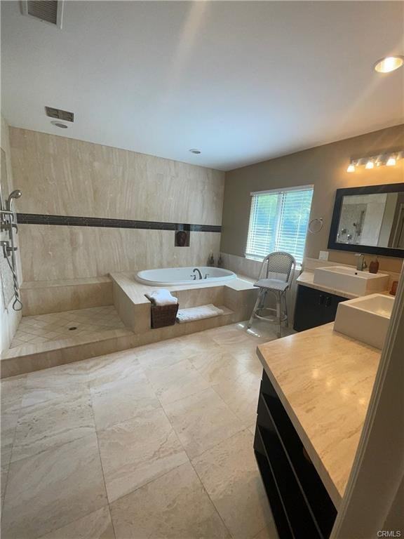 16772 Knollwood Dr - Photo 2 of 8