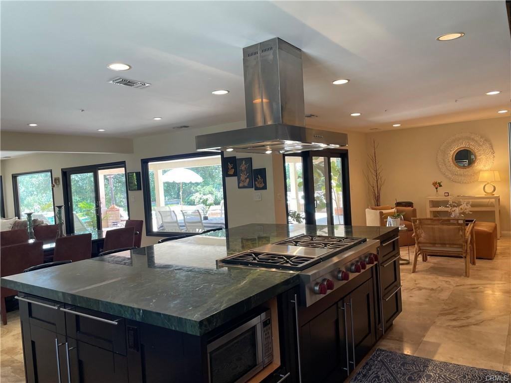 16772 Knollwood Dr - Photo 3 of 8