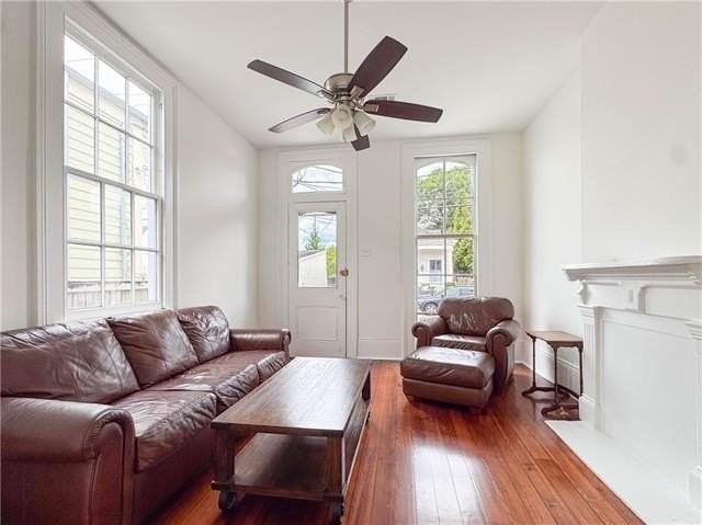 3317 Laurel St - Photo 3 of 13