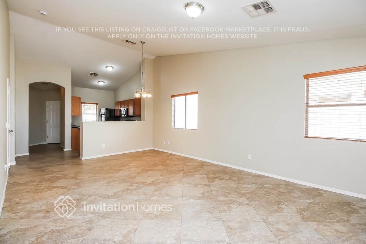 35676 W Costa Blanca Dr - Photo 4 of 17