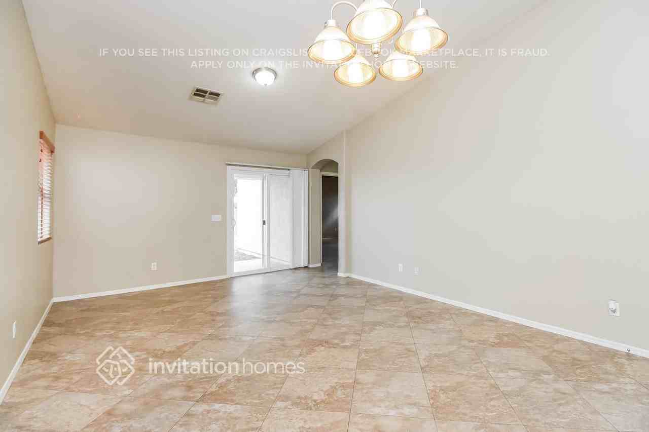 35676 W Costa Blanca Dr - Photo 5 of 17