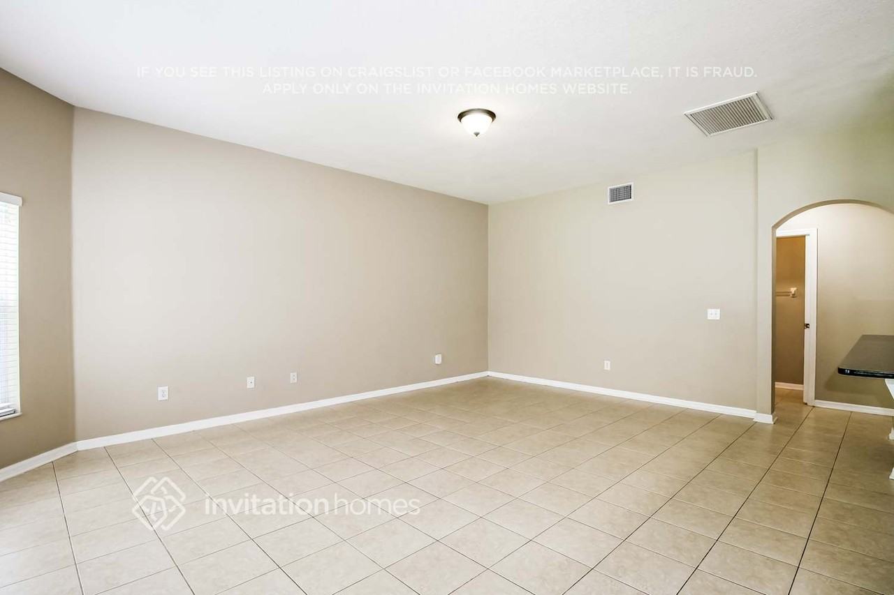 19319 Sandy Springs Cir - Photo 6 of 18