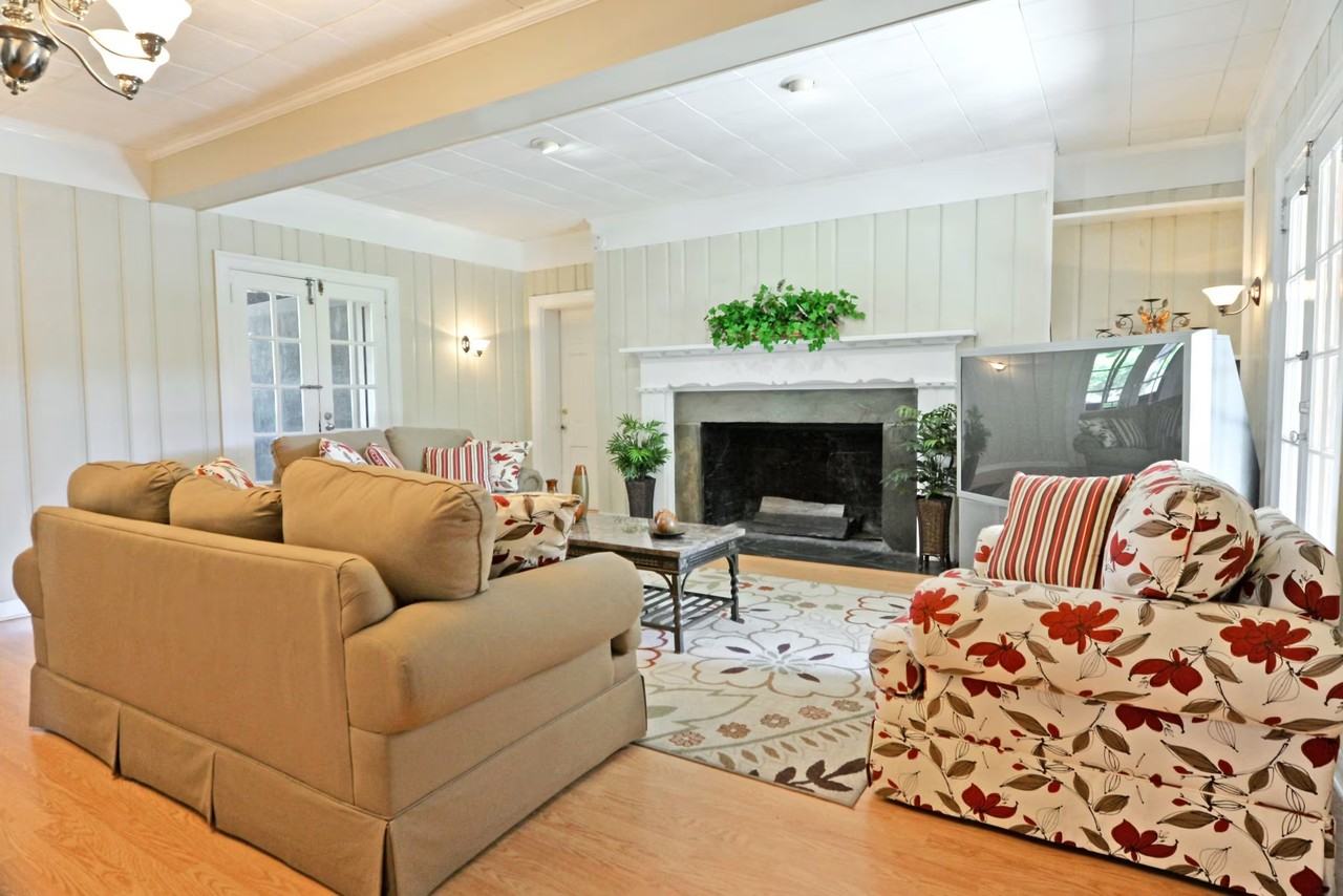 Westchester Key Apartments - Photo 3 of 14