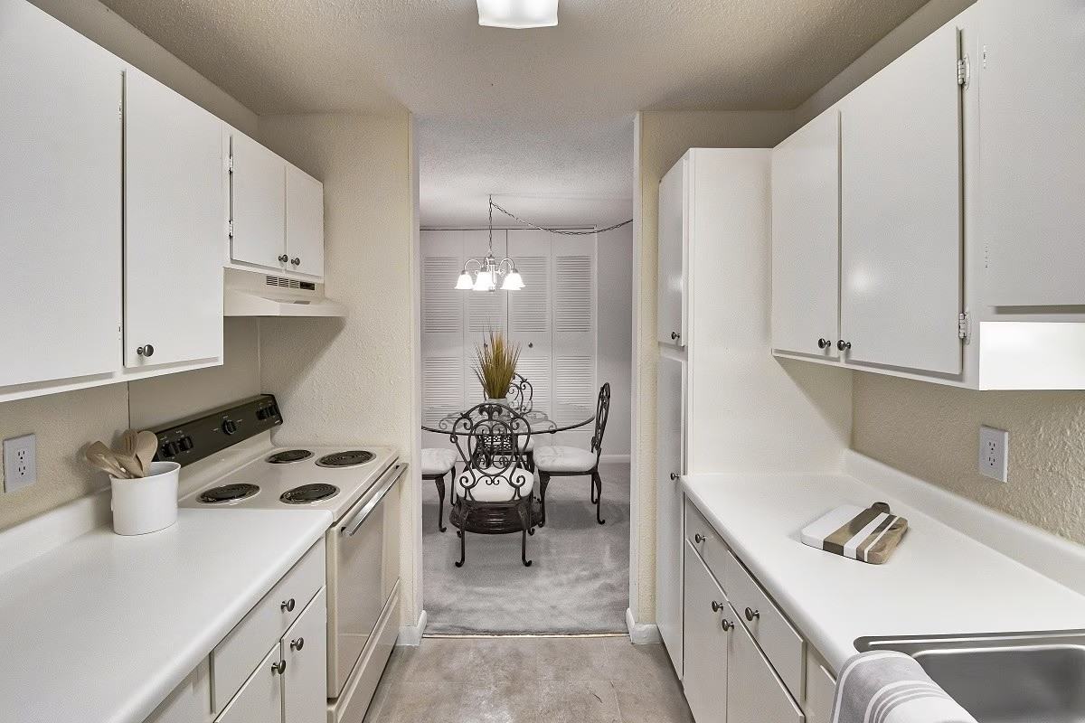 Westchester Key Apartments - Photo 5 of 13