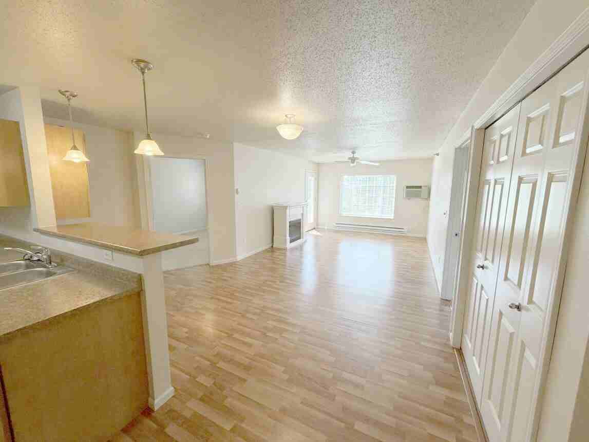 Maple Creek Apartments - Photo 6 of 20