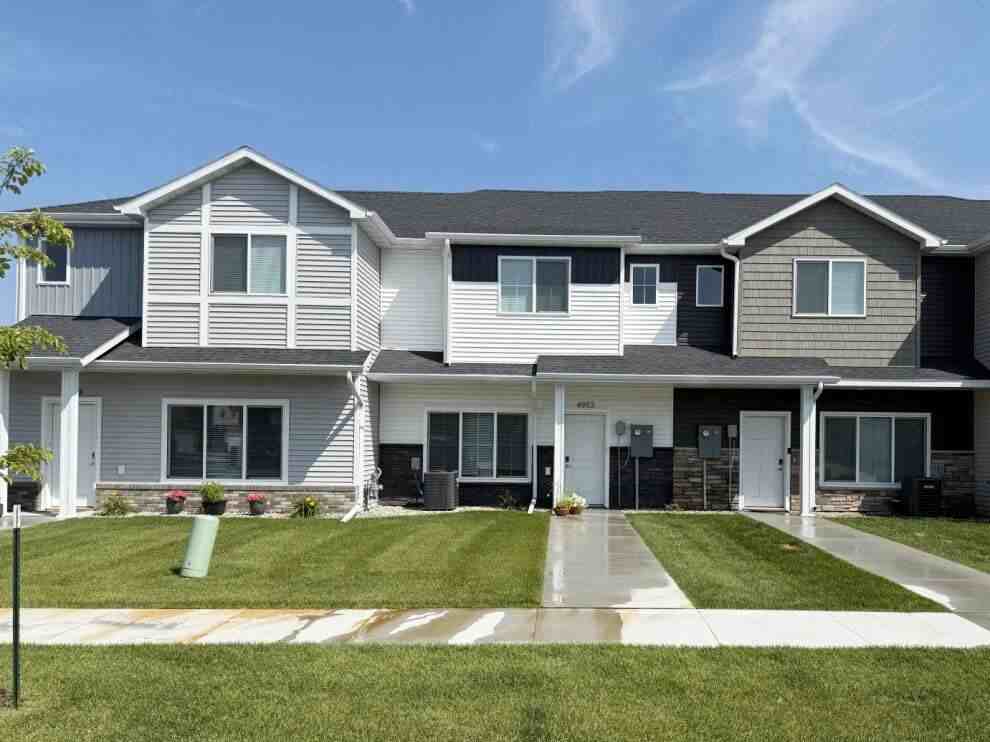 Valley View Townhomes - Photo 7 of 12