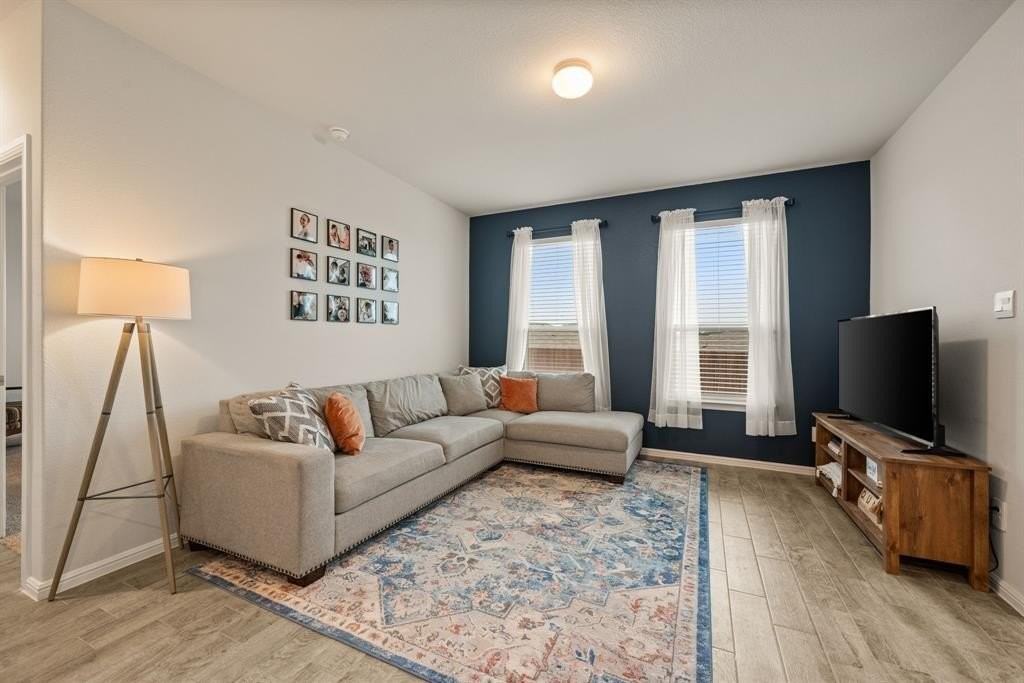 117 Blossom Trail - Photo 3 of 18