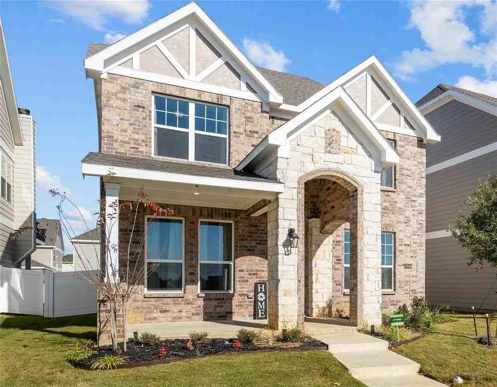 10049 Adams Ln - Photo 3 of 39